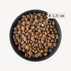 Single protein venison dog food. Kibble size 1,5 cm